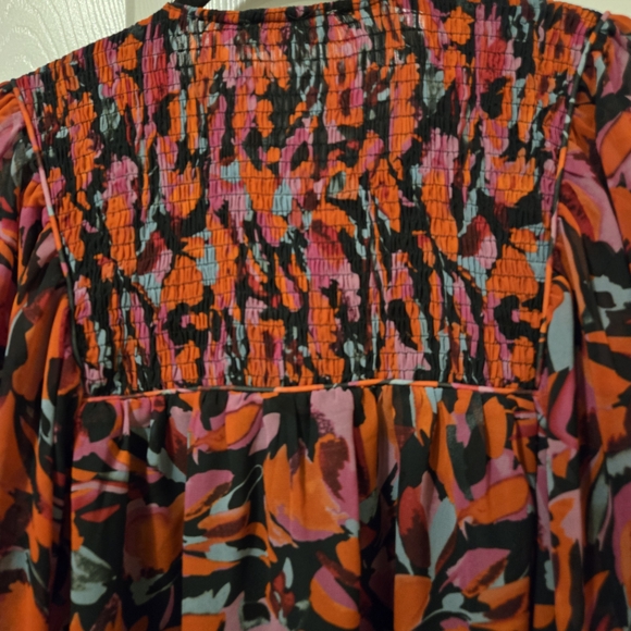 Entro Vibrant Patterned Top - Picture 11 of 11